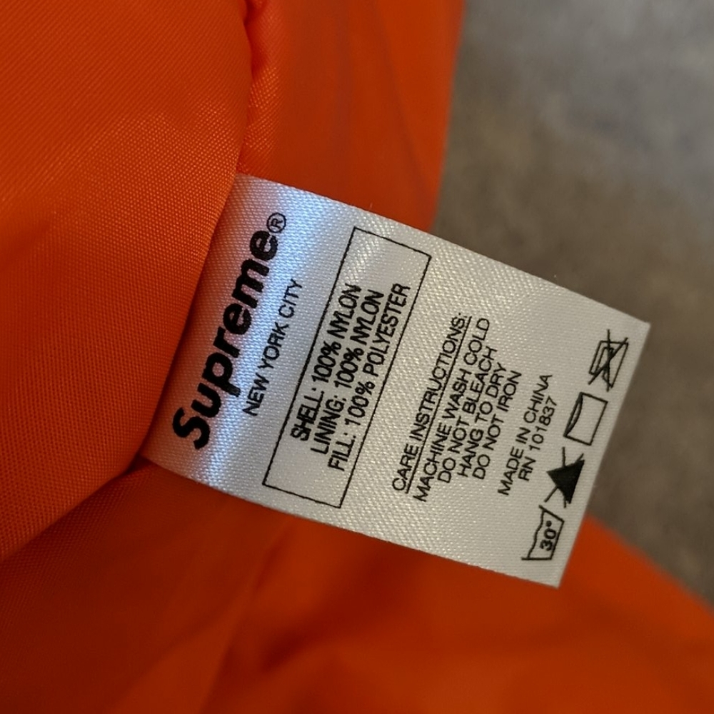 Supreme - Picture 15 of 15